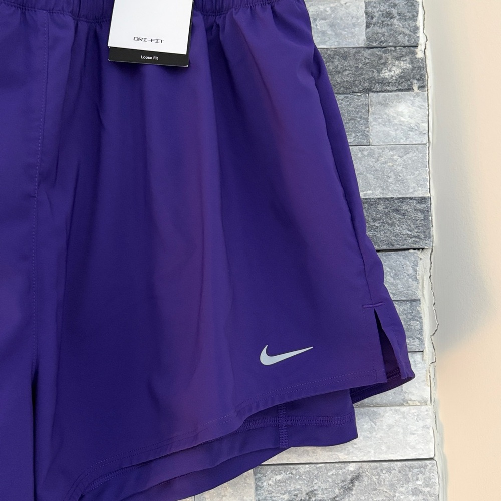 New!! Nike women's running shorts with built in bike shorts - Picture 2 of 8